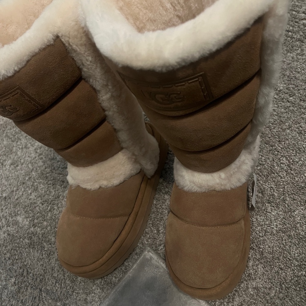 UGG Tan Classic Chillapeak Tall - Picture 5 of 5